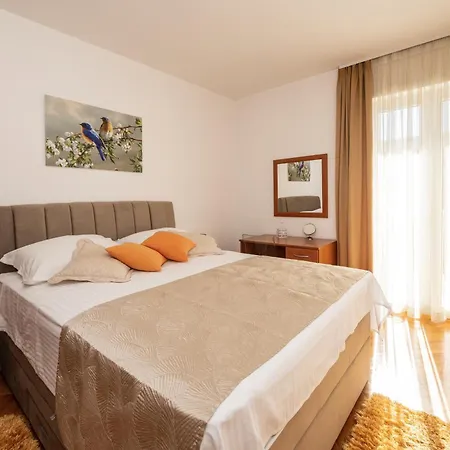 And With Parking Space - 22531 Guest house Trogir