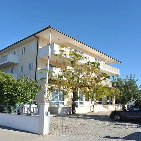 Guest house And With Parking Space - 22531